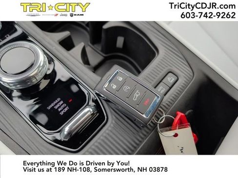 New 2026 Jeep Cherokee Limited image 27