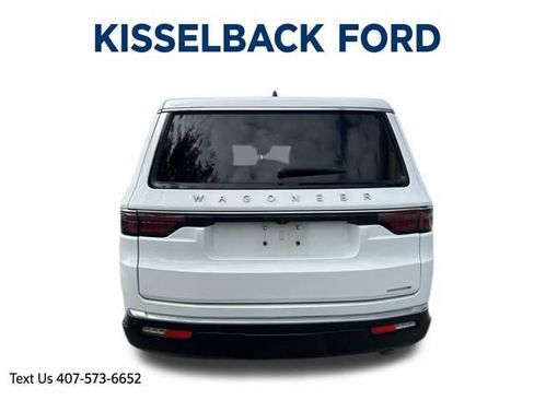 Used 2024 Jeep Wagoneer L Series II image 4