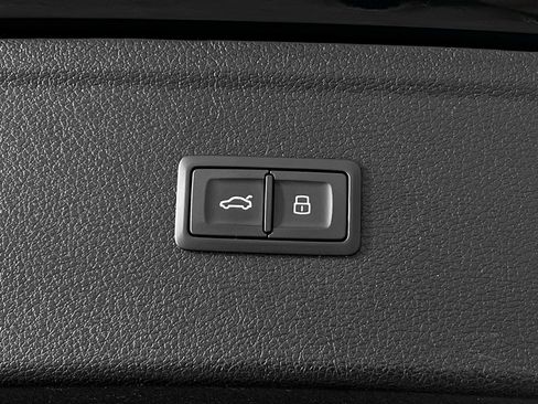 Certified 2022 Audi Q5 2.0T Premium Plus w/ Premium Plus Package image 36