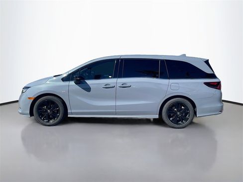 Used 2024 Honda Odyssey Sport image 4