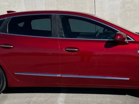 Used 2018 Buick LaCrosse Essence w/ Sun and Shade Package image 3