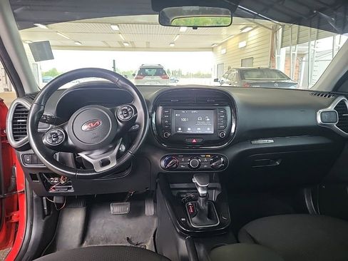 Used 2020 Kia Soul LX image 8