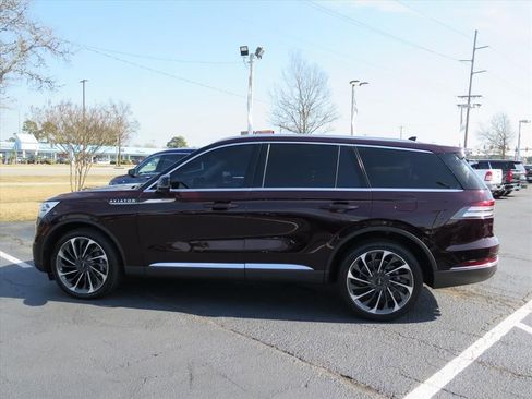 Used 2023 Lincoln Aviator Reserve w/ Equipment Group 201A image 6