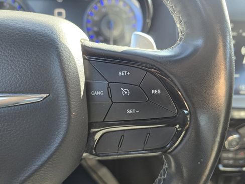 Used 2019 Chrysler 300 S image 13