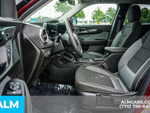 Used 2024 Chevrolet TrailBlazer LT FWD image 19