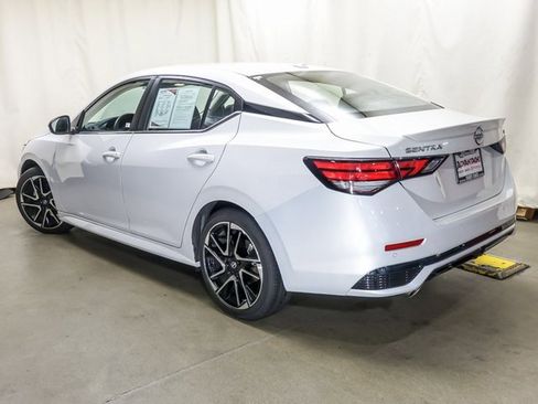 Used 2025 Nissan Sentra SR image 5