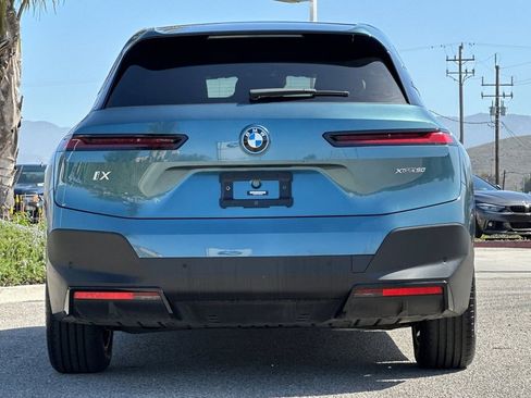 Used 2023 BMW iX xDrive50 w/ Premium Package AWD/4WD image 4