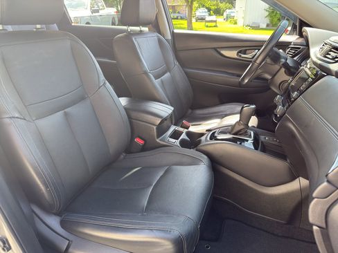 Used 2018 Nissan Rogue SL w/ Premium Package AWD/4WD image 34