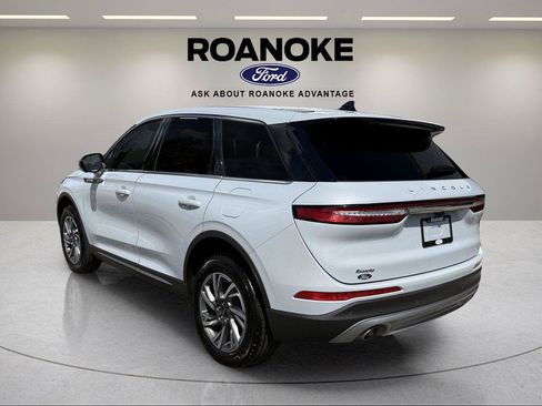 Used 2025 Lincoln Corsair AWD w/ Equipment Group 101A image 11
