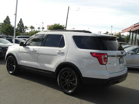 Used 2017 Ford Explorer XLT w/ Equipment Group 202A image 11