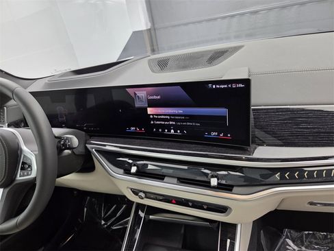 Used 2026 BMW X5 xDrive40i w/ M Sport Package image 17