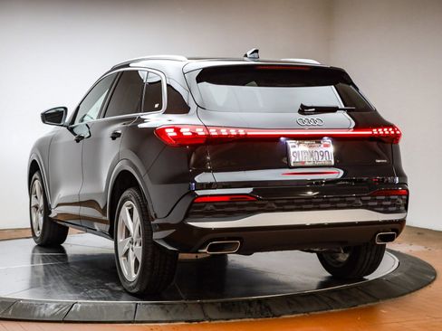 Certified 2025 Audi Q5 Premium Plus w/ Premium Plus image 9