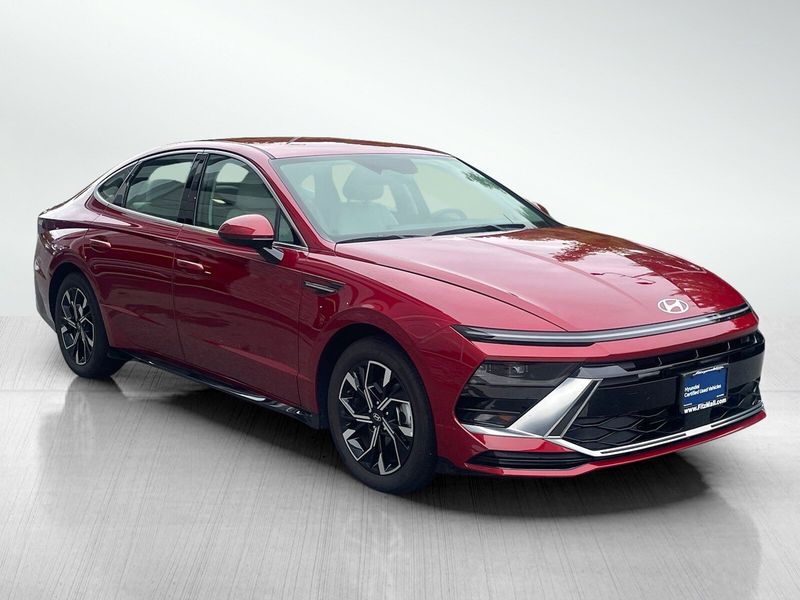 Certified 2024 Hyundai Sonata SEL image 1