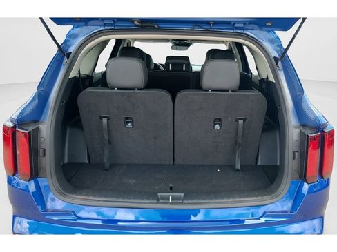 Used 2023 Kia Sorento S w/ Panoramic Sunroof Package FWD image 9