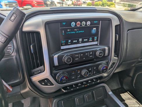 Used 2018 GMC Sierra 1500 SLT AWD/4WD image 18