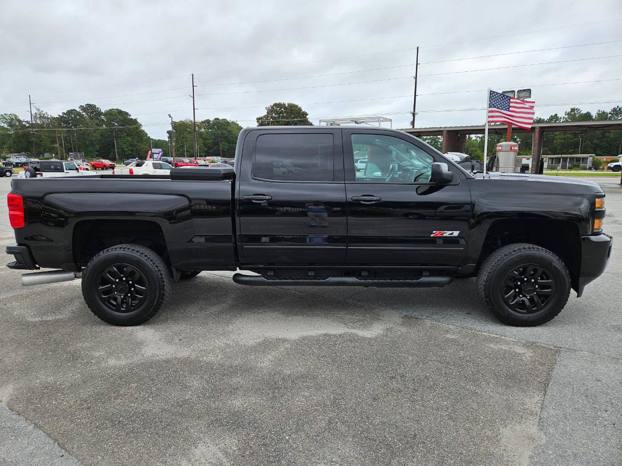 Used 2016 Chevrolet Silverado 2500 LT w/ Midnight Edition AWD/4WD image 7