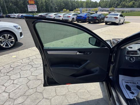 Used 2014 Volkswagen Passat TDI SE FWD image 6