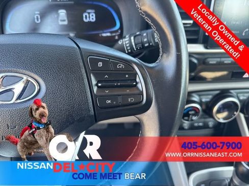 Used 2025 Hyundai Venue SEL FWD image 19