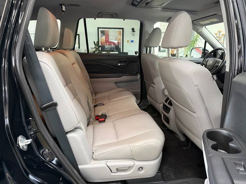 Used 2017 Honda Pilot Touring image 16