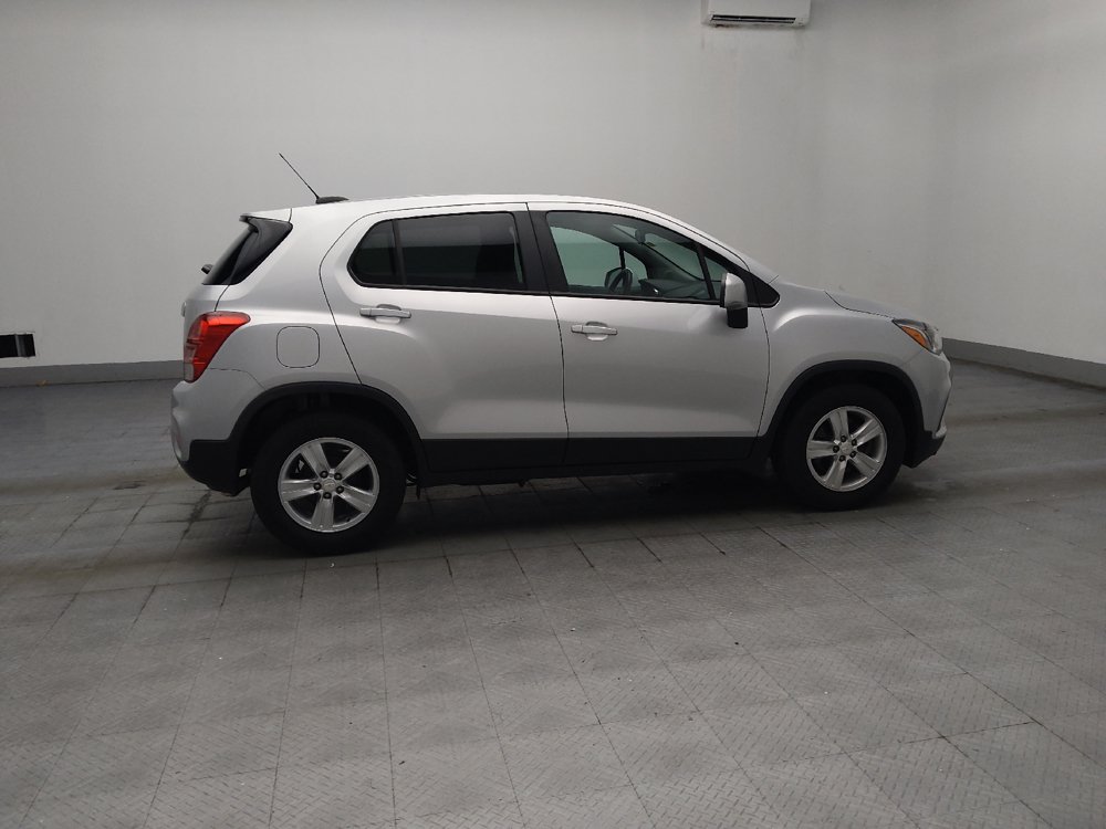 Used 2022 Chevrolet Trax LS w/ Tint and Cruise Package FWD image 10