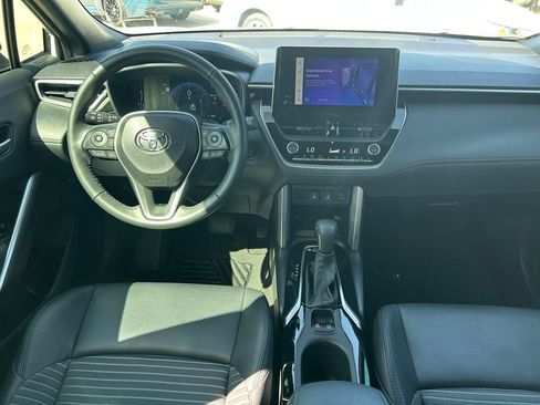 Used 2024 Toyota Corolla Cross AWD Hybrid w/ Convenience Package image 18