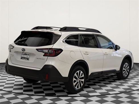 Used 2022 Subaru Outback Premium image 11