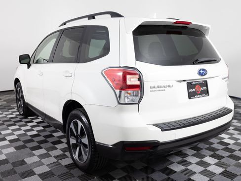 Used 2017 Subaru Forester 2.5i Premium AWD/4WD image 5
