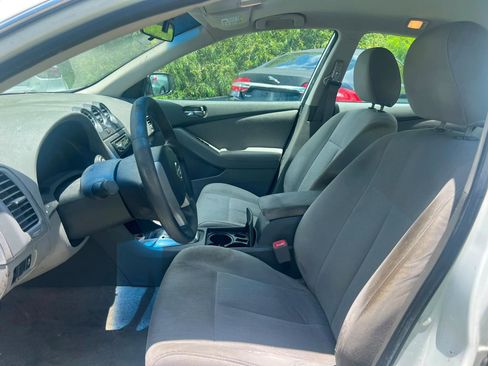 Used 2011 Nissan Altima 2.5 FWD image 7