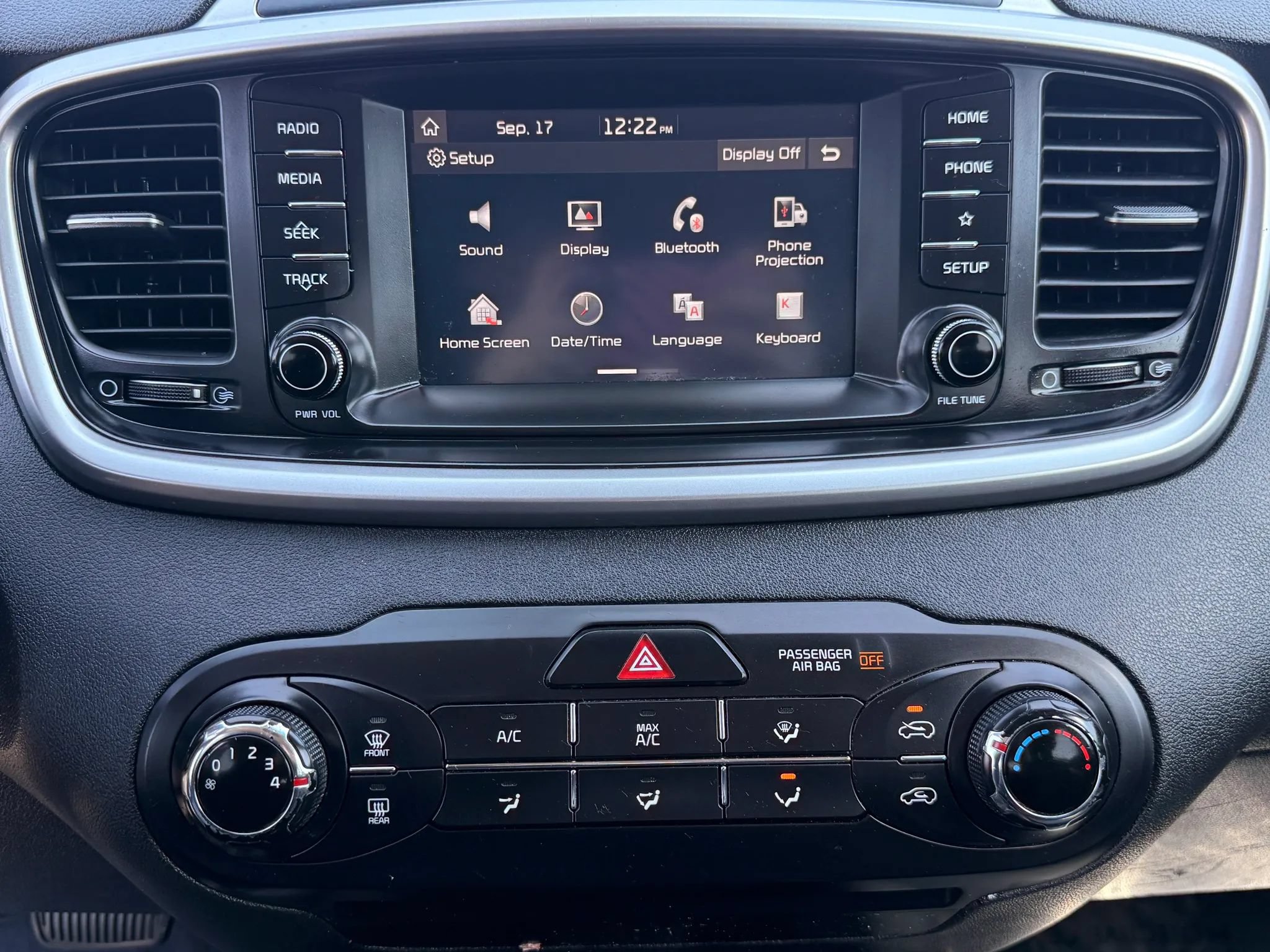 Used 2020 Kia Sorento LX AWD/4WD image 26