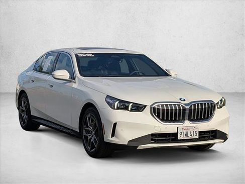 Used 2026 BMW 530i image 3