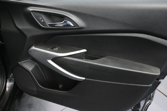 Used 2024 Chevrolet Trax LS FWD image 32