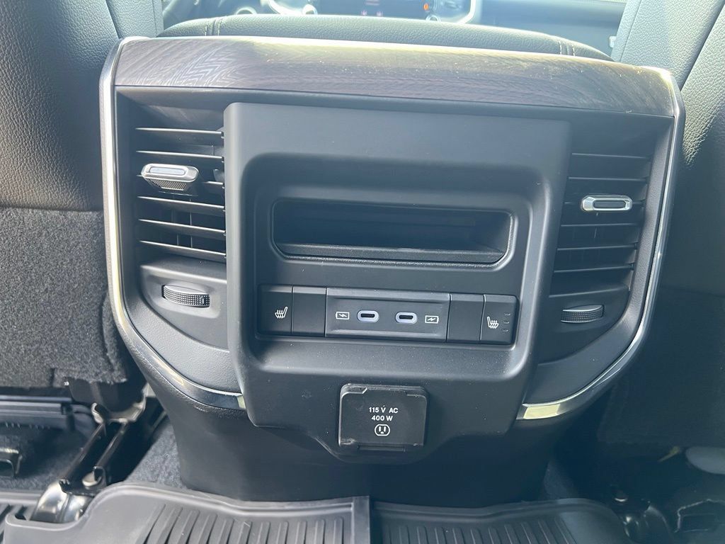 Used 2026 RAM 3500 Laramie AWD/4WD image 25