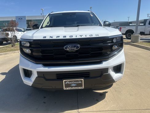 Used 2025 Ford Expedition Active image 8