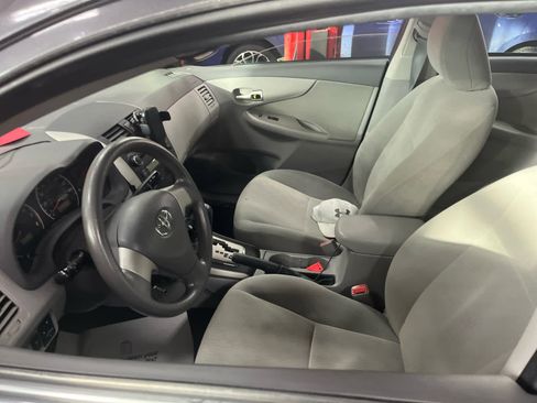 Used 2010 Toyota Corolla LE image 3