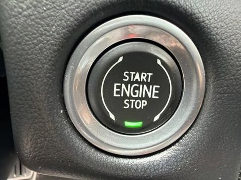 Used 2023 GMC Yukon SLT AWD/4WD image 22