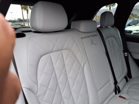 Used 2026 BMW X5 xDrive50e image 23