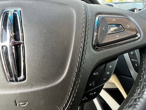 Used 2020 Lincoln MKZ Reserve w/ Luxury Package image 20