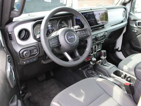 Used 2025 Jeep Wrangler Unlimited Sport S 4xe AWD/4WD image 15