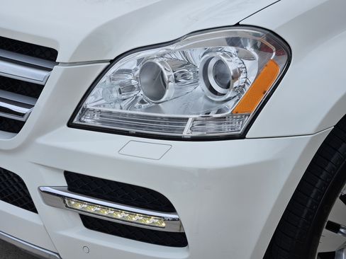 Used 2012 Mercedes-Benz GL 450 4MATIC image 7