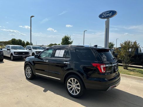 Used 2017 Ford Explorer Limited FWD image 3