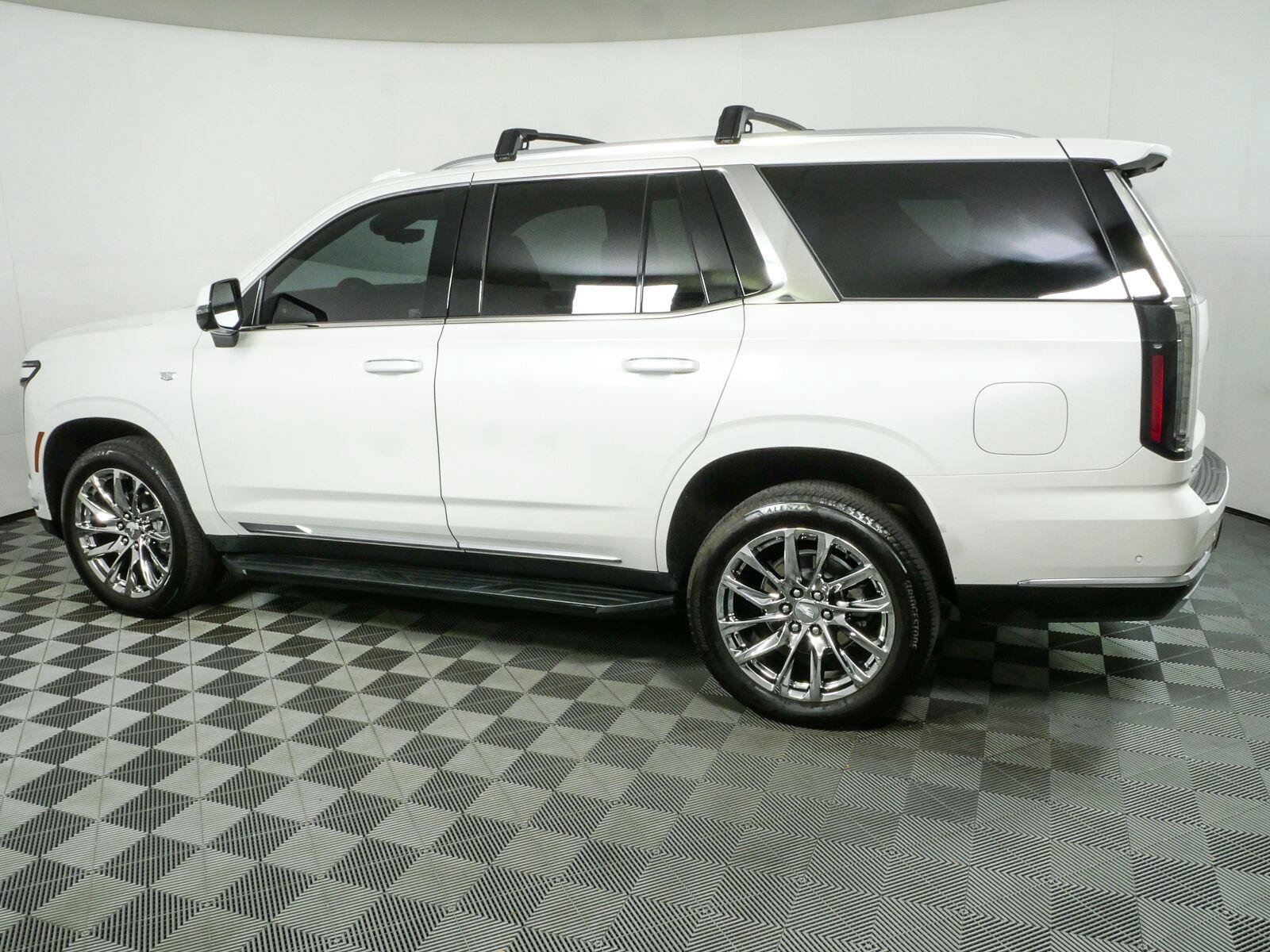 Used 2025 Cadillac Escalade Premium Luxury w/ LPO, Radiant Package RWD image 2