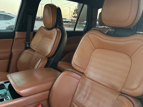 Used 2020 Lincoln Aviator Black Label w/ Dynamic Handling Package image 2