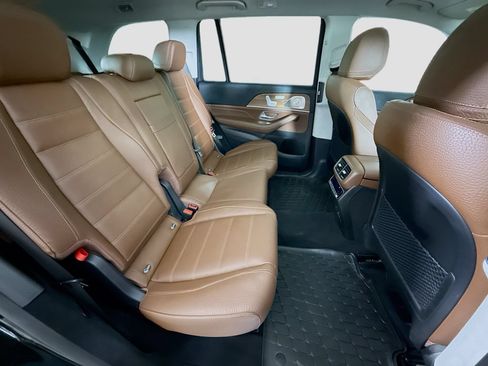 Used 2024 Mercedes-Benz GLS 580 4MATIC w/ Night Package image 31