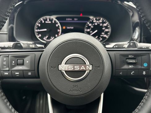 Used 2022 Nissan Pathfinder SV image 26