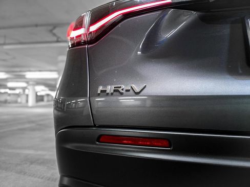 Certified 2025 Honda HR-V LX image 10