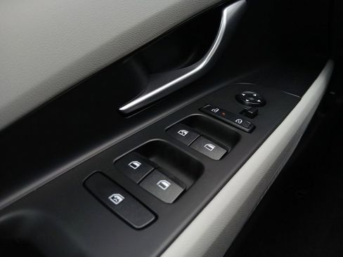 New 2026 Hyundai Elantra Limited FWD image 17