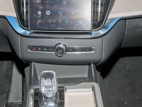 New 2025 Volvo XC90 T8 Plus w/ Protection Package Premier image 28