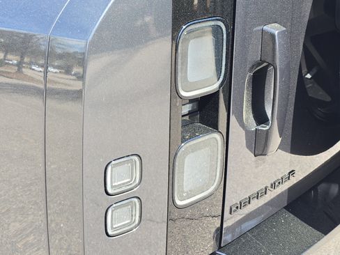 New 2026 Land Rover Defender 110 X-Dynamic SE image 33