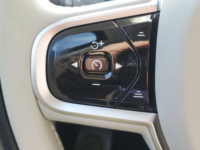 New 2026 Volvo XC90 T8 Ultra w/ Protection Package Premier AWD/4WD image 11