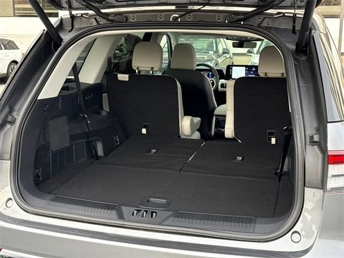 New 2025 Lincoln Aviator Premiere image 13